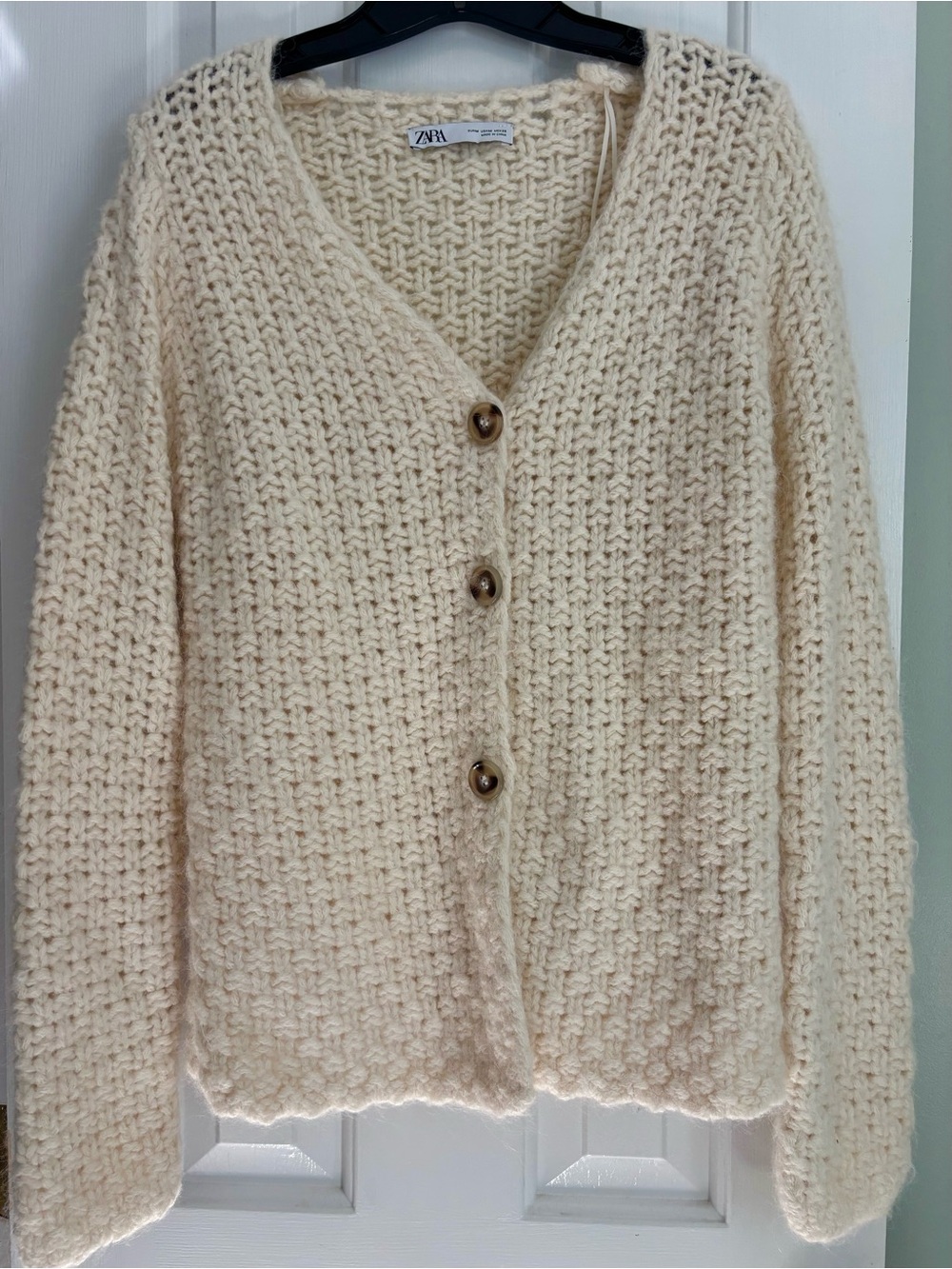Zara Cream Chunky V-Neck Button-Up Cardigan